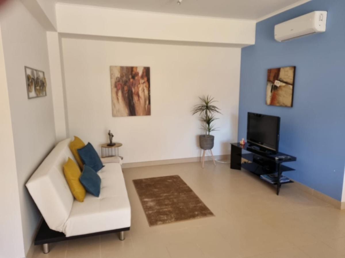 Marinho - 2 Bedroom 2 Bathroom Ground Floor Apartment With Communal Pool And Gardens Conceicao  Экстерьер фото